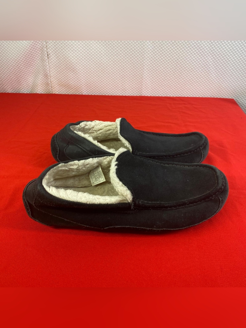 UGG Black Suede Moccasin Slippers Sheepskin Lining Men's Size 10